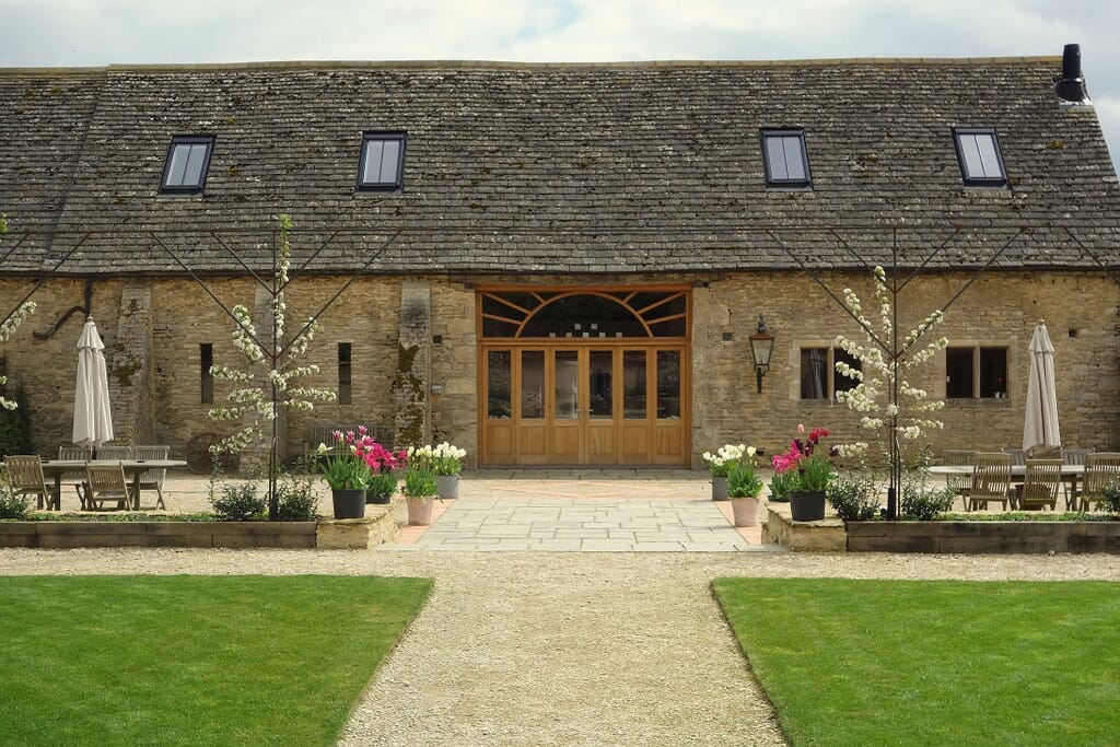 Oxleaze-Barn-lawn.jpg?w=1024&h=683&scale Oxleaze-Barn-lawn.jpg?w=1024&h=683&scale
